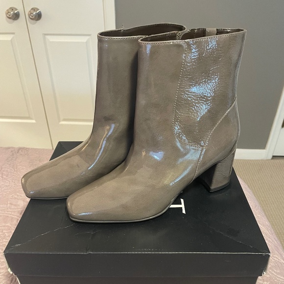 Naturalized Booties Size 8 - Picture 1 of 3